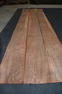 Franz&ouml;sischer Nussbaum furnier 273 x 24 - 26 cm | 0.6 mm | 0,6825 m&sup2;