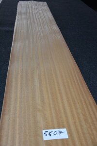 Iroko-Furnier 210 &times; 34&ndash;36 cm | 0,6 mm | 0,735 m&sup2;