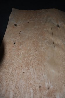 Karelische Birke furnier 84 x 71 - 65 cm | 0.6 mm | 0,5712 m&sup2;