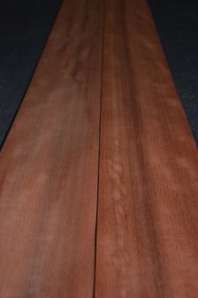 Moabi Furnier 232 x 13 cm | 0.6 mm | 0,30m&sup2;