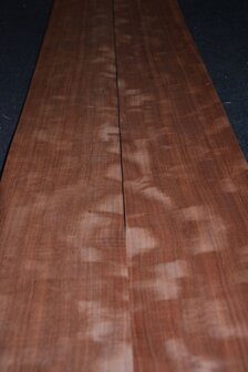 Makore furnier 223 x 16 - 17 cm | 0.6 mm | 0,3680 m&sup2;