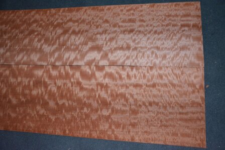 Makore Furnier 213 x 40-41 cm | 0.6mm | 0,86m&sup2;