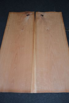 Kirschbaum Furnier 94 x 32 cm | 0.6mm | 0,3m&sup2;