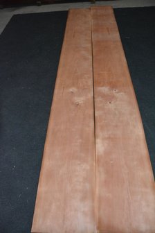 Kirschbaum Furnier 296 x 31-33 cm | 0.6mm | 0,95m&sup2;