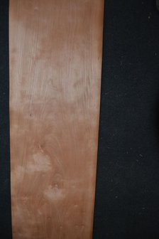 Kirschbaum Furnier 296 x 31-33 cm | 0.6mm | 0,95m&sup2;