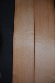 Oregon Pine Furnier 215 x 19-24 cm | 0.6 mm | 0,48m&sup2;