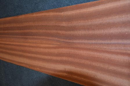 Sipo-Mahagoni Furnier 225 x 15 cm | 0.6mm | 0,3375