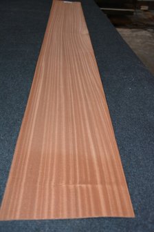 Sapelli mahonie Furnier 221 x 24-26 cm | 0.6mm | 0,553m&sup2;