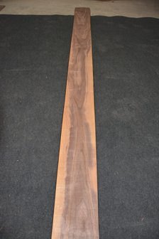 Amerikanischer Nussbaum Furnier 435 x 17-21 cm | 0.6mm | 0,827m&sup2;