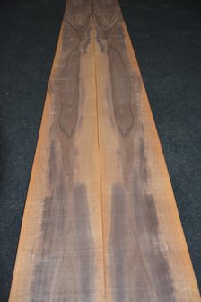 Amerikanischer Nussbaum Furnier 435 x 17-21 cm | 0.6mm | 0,827m&sup2;