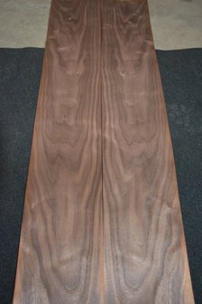 Amerikanischer Nussbaum Furnier 435 x 17-21 cm | 0.6mm | 0,827m&sup2;