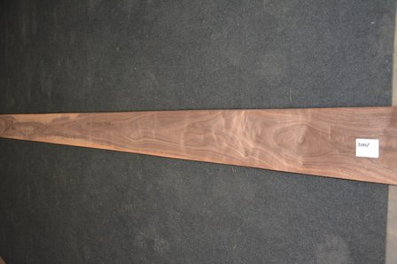 Amerikanischer Nussbaum Furnier 435 x 17-21 cm | 0.6mm | 0,827m&sup2;