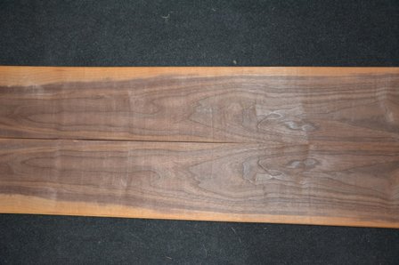 Amerikanischer Nussbaum Furnier 435 x 17-21 cm | 0.6mm | 0,827m&sup2;