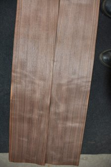 Amerikanischer Nussbaum Furnier 425 x 20-24 cm | 0.6mm | 0,935m&sup2;