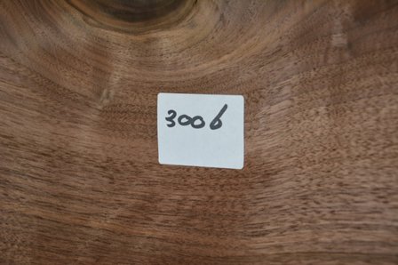 Amerikanischer Nussbaum Furnier 425 x 20-24 cm | 0.6mm | 0,935m&sup2;