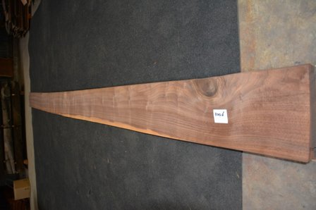 Amerikanischer Nussbaum Furnier 425 x 20-24 cm | 0.6mm | 0,935m&sup2;