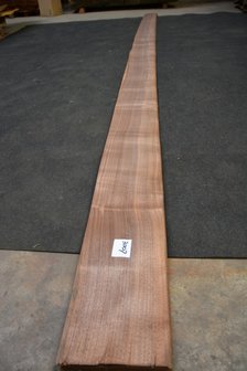Amerikanischer Nussbaum Furnier 435 x 17-19 cm | 0.6mm | 0,783m&sup2;
