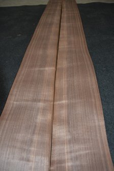 Amerikanischer Nussbaum Furnier 435 x 17-19 cm | 0.6mm | 0,783m&sup2;