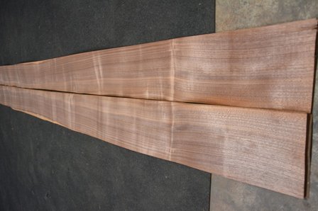 Amerikanischer Nussbaum Furnier 435 x 17-19 cm | 0.6mm | 0,783m&sup2;
