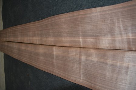 Amerikanischer Nussbaum Furnier 435 x 17-19 cm | 0.6mm | 0,783m&sup2;