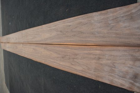 Amerikanischer Nussbaum Furnier 440 x 20 cm | 0.6mm | 0,880m&sup2;