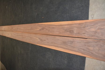 Amerikanischer Nussbaum Furnier 440 x 17 cm | 0.6mm |  0,748m&sup2;