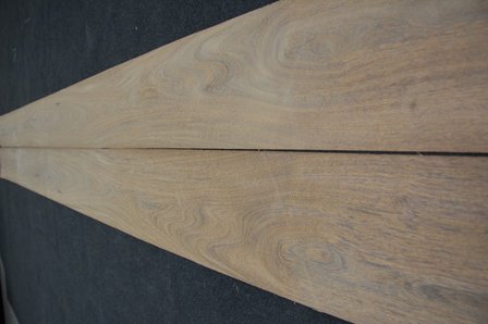Braunholz Furnier 325 x 22 cm | 0.6mm | 0,715m&sup2;