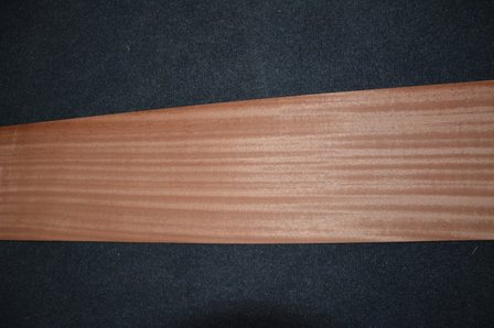Sipo-Mahagoni Furnier 204 x 17-22 cm | 0.6mm | 0,398m&sup2;