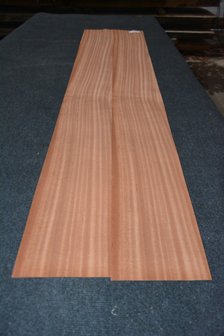 Sipo-Mahagoni Furnier 204 x 17-22 cm | 0.6mm | 0,398m&sup2;