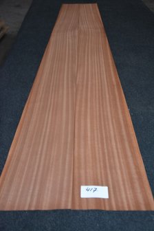 Sipo-Mahagoni Furnier 204 x 17-22 cm | 0.6mm | 0,398m&sup2;
