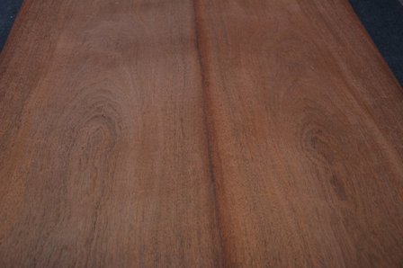 Swietenia mahonie fineer 242 x 44-45 cm | 0.6mm | 1,077m2