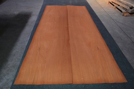 Santos-Palisander furnier 173 x 9 - 9 cm | 0.6 mm | 0,1557 m&sup2;
