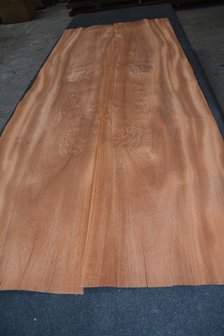 Mahonie Khaya Ivorensis Furnier 254 x 52 cm | 0.6mm | 1,321m&sup2;