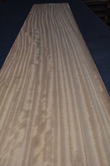 Iroko Furnier 230 x 42-43 cm | 0.6mm | 0,978 m2