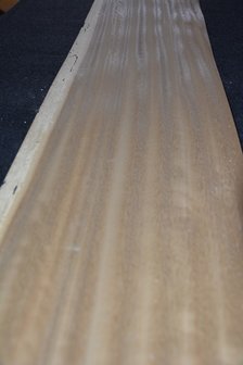 Iroko Furnier 210 x 27-28 cm | 0.6mm | 0,578m2