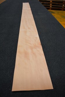 Buchenholz Furnier 223 x 18 cm | 0.6mm | 0,401m&sup2;