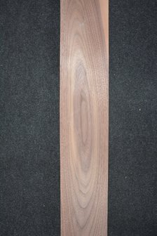Amerikanischer Nussbaum Furnier 152 x 13 cm | 0.6mm | 0,198m&sup2;