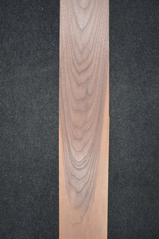 Amerikanischer Nussbaum Furnier 152 x 13 cm | 0.6mm | 0,198m&sup2;
