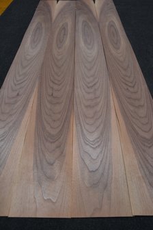 Amerikanischer Nussbaum Furnier 152 x 13 cm | 0.6mm | 0,198m&sup2;