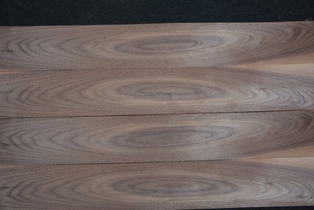 Amerikanischer Nussbaum Furnier 152 x 13 cm | 0.6mm | 0,198m&sup2;