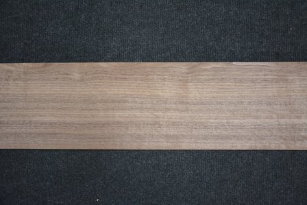 Amerikanischer Nussbaum Furnier 233 x 15-17 cm | 0.6mm | 0,370m&sup2;