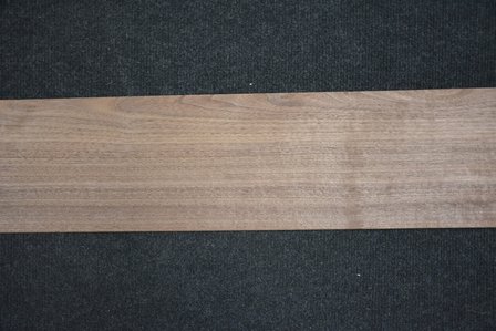 Amerikanischer Nussbaum Furnier 233 x 15-17 cm | 0.6mm | 0,370m&sup2;