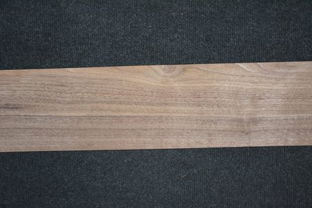 Amerikanischer Nussbaum Furnier 233 x 15-17 cm | 0.6mm | 0,370m&sup2;