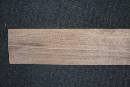 Amerikanischer Nussbaum Furnier 233 x 15-17 cm | 0.6mm | 0,370m&sup2;