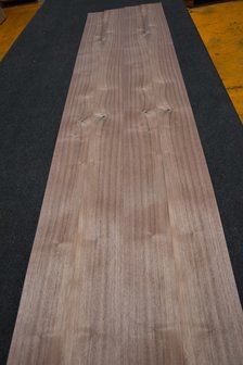 Amerikanischer Nussbaum Furnier 235 x 11-13 cm | 0.6mm | 0,282m&sup2;