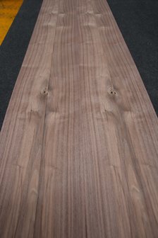 Amerikanischer Nussbaum Furnier 235 x 11-13 cm | 0.6mm | 0,282m&sup2;