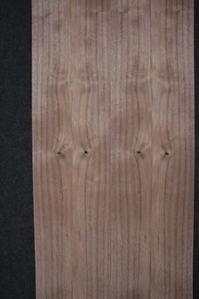 Amerikanischer Nussbaum Furnier 235 x 11-13 cm | 0.6mm | 0,282m&sup2;