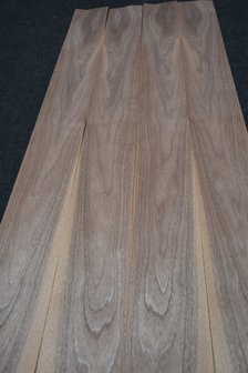 Amerikanischer Nussbaum Furnier 114 x 11-12 cm | 0.6mm | 0,131m&sup2;