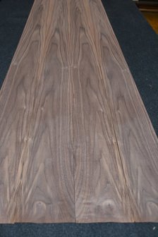Amerikanischer Nussbaum Furnier 219 x 13-14 cm | 0.6mm | 0,296m&sup2;