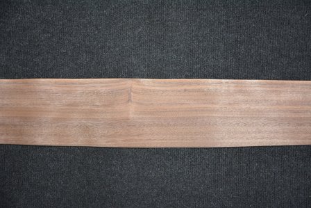 Amerikanischer Nussbaum Furnier 245 x 11cm | 0.6mm | 0,282m&sup2;